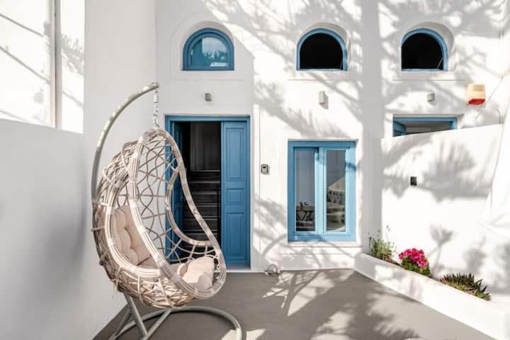 Euphoria Suites & Deluxe Studios Fira  Exterior photo